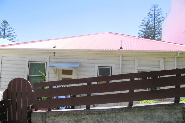 Photo of property in 6 Baring Street, Oriental Bay, Wellington, 6011