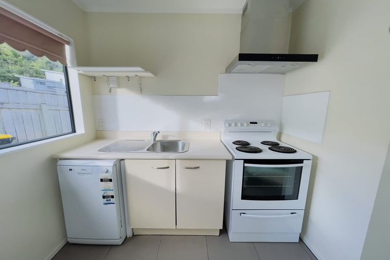 Photo of property in 21 Chastudon Place, Tawa, Wellington, 5028