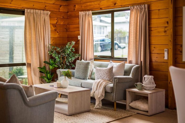 Photo of property in 2 Te Arawi Street, Takapuwahia, Porirua, 5022