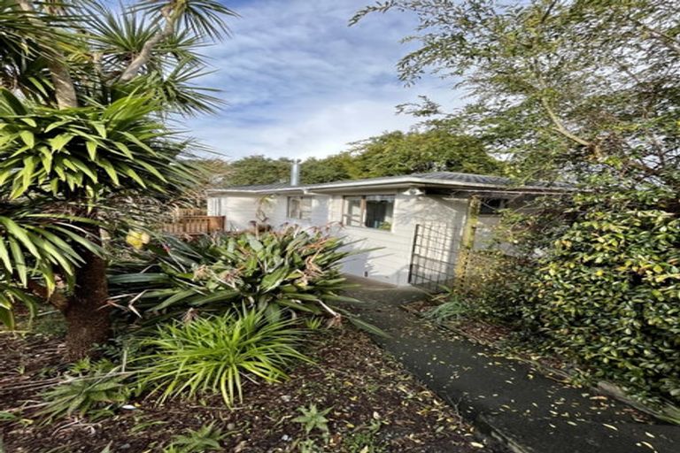 Photo of property in 14 Aquarius Avenue, Glen Eden, Auckland, 0602