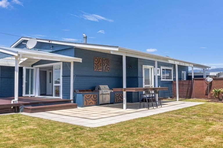 Photo of property in 10 Orowaiti Road, Westport, 7825