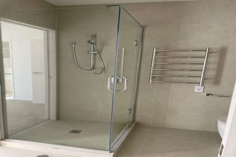 Photo of property in 22 Waipuhinui Way, Wiri, Auckland, 2104