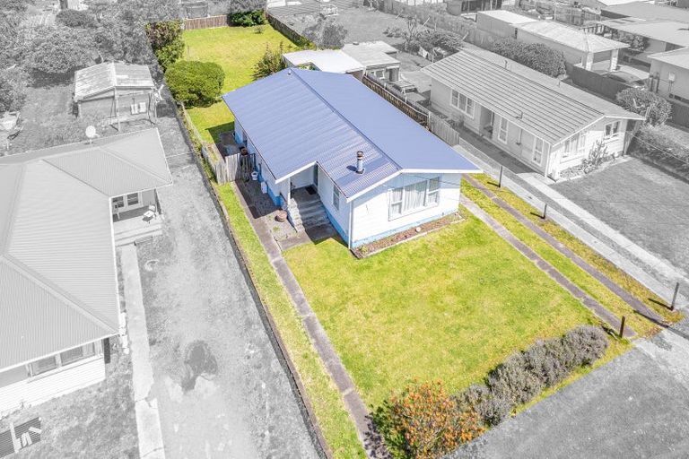Photo of property in 34 Ruapehu Street, Castlecliff, Whanganui, 4501