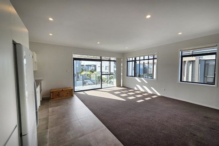 Photo of property in 19 Tuatua Road, Hobsonville, Auckland, 0616