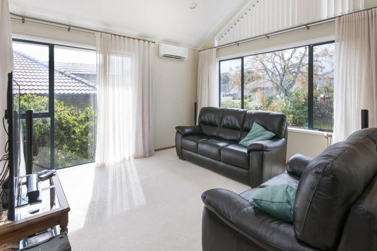 Photo of property in 11 Woodgers Way, Somerville, Auckland, 2014