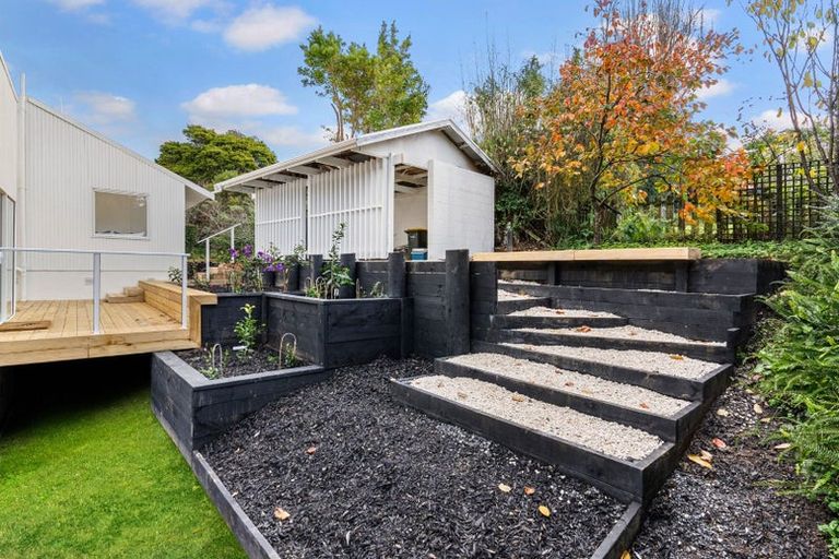 Photo of property in 34 Peach Road, Glenfield, Auckland, 0629