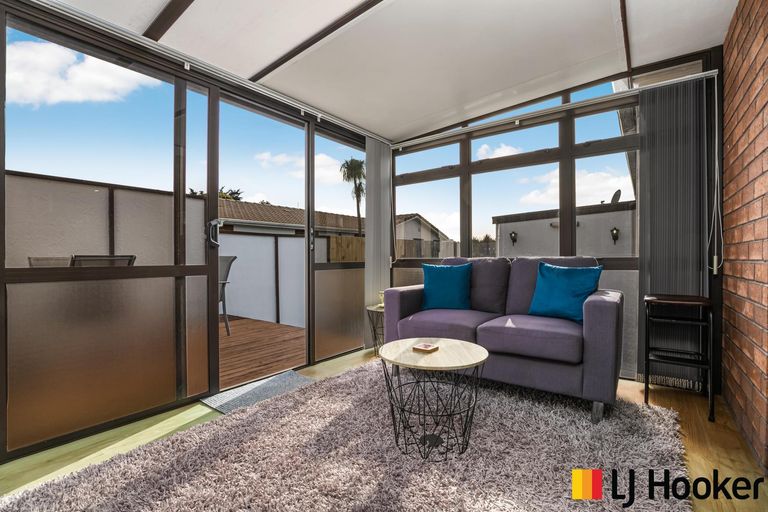 Photo of property in 1/3 Seaward Place, Wattle Downs, Auckland, 2103