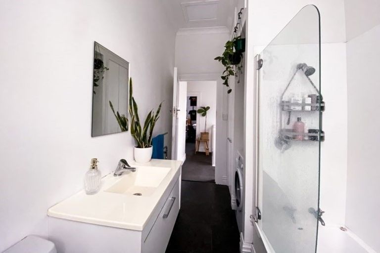 Photo of property in 270 The Terrace, Te Aro, Wellington, 6011