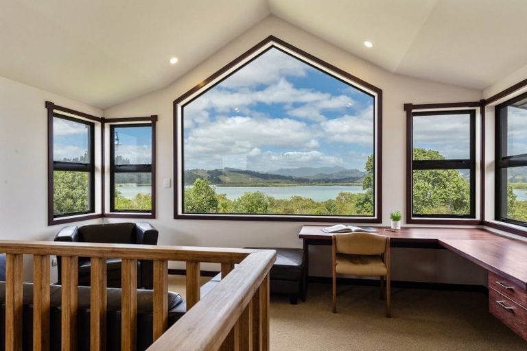 Photo of property in 10 Hei Esplanade, Whitianga, 3510
