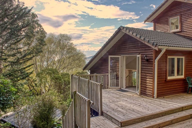 Photo of property in 8 Glas Brae, Governors Bay, Lyttelton, 8971