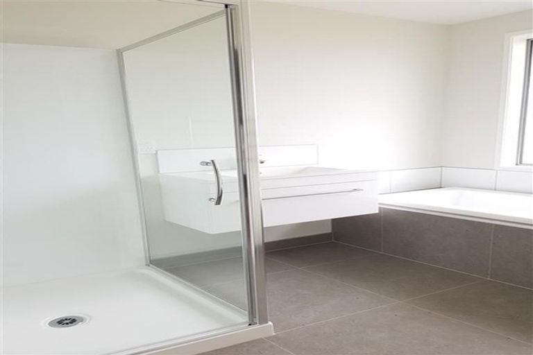 Photo of property in 8 Muirhill Place, Pokeno, 2402