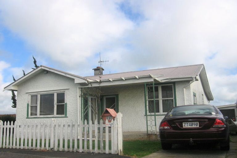 Photo of property in 114 Shamrock Street, Takaro, Palmerston North, 4412