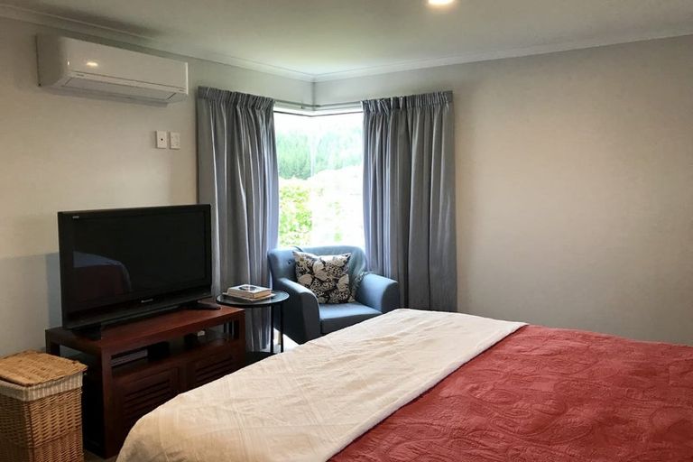 Photo of property in 9 Mcewen Crescent, Riverstone Terraces, Upper Hutt, 5018