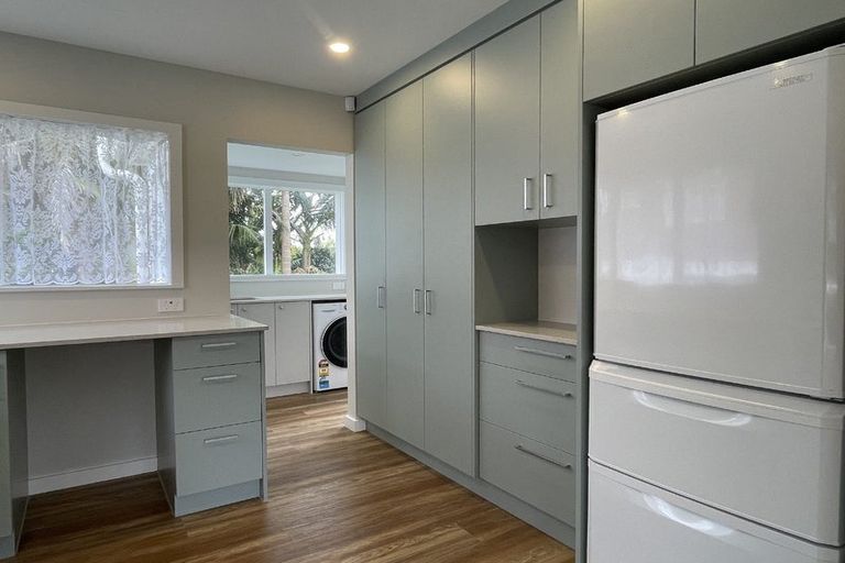 Photo of property in 1/35 Evelyn Place, Hillcrest, Auckland, 0627