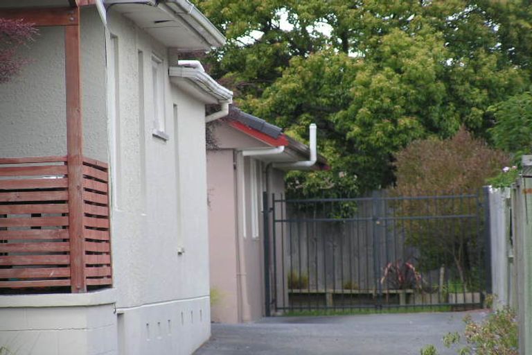 Photo of property in 2/64 Eversleigh Road, Belmont, Auckland, 0622
