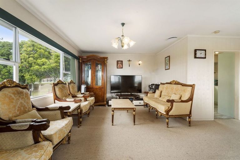 Photo of property in 466 Don Buck Road, Massey, Auckland, 0614