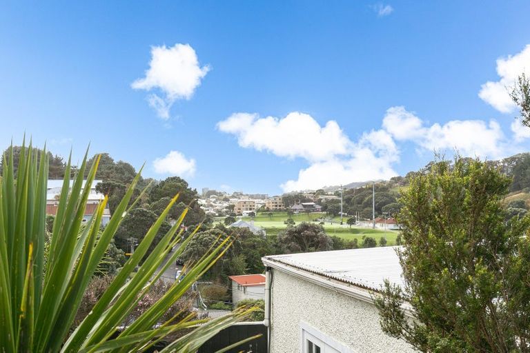 Photo of property in 32 Eden Street, Island Bay, Wellington, 6023