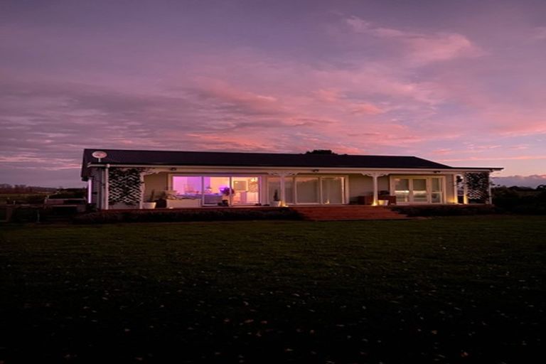 Photo of property in 35 Sears Road, Meeanee, Napier, 4183