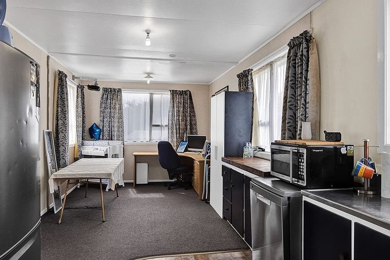 Photo of property in 11 Tui Place, Bell Block, New Plymouth, 4312