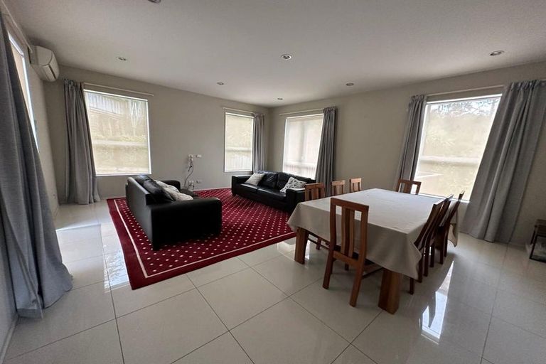 Photo of property in 15 Bintulu Place, Fairview Heights, Auckland, 0632