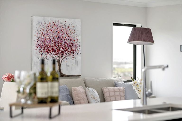 Photo of property in 19 Elevation Street, Flat Bush, Auckland, 2019