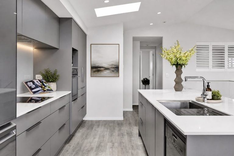 Photo of property in 3 Sackville Street, Fitzroy, New Plymouth, 4312