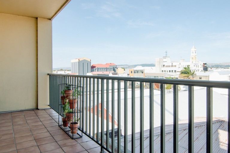 Photo of property in Maddison Apartments, 3/6e Queen Street, Palmerston North, 4410