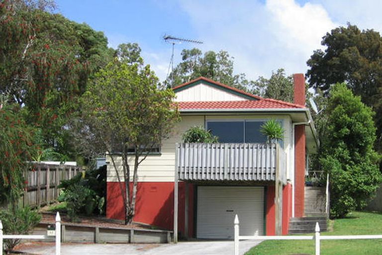 Photo of property in 43 Felgrove Street, Glendene, Auckland, 0602