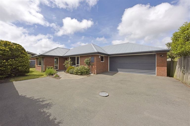 Photo of property in 6a Bentley Street, Russley, Christchurch, 8042
