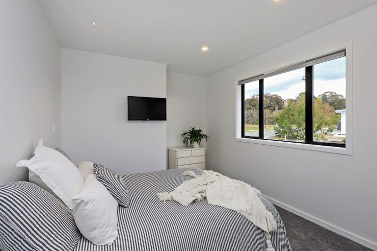 Photo of property in 40 Aspiring Drive, Poraiti, Napier, 4112
