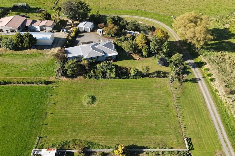 Photo of property in 25 Levin Street, Halcombe, Feilding, 4779