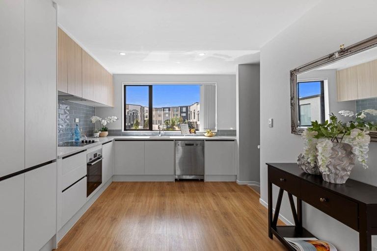 Photo of property in 10 Hinonga Loop, Silverdale, 0932