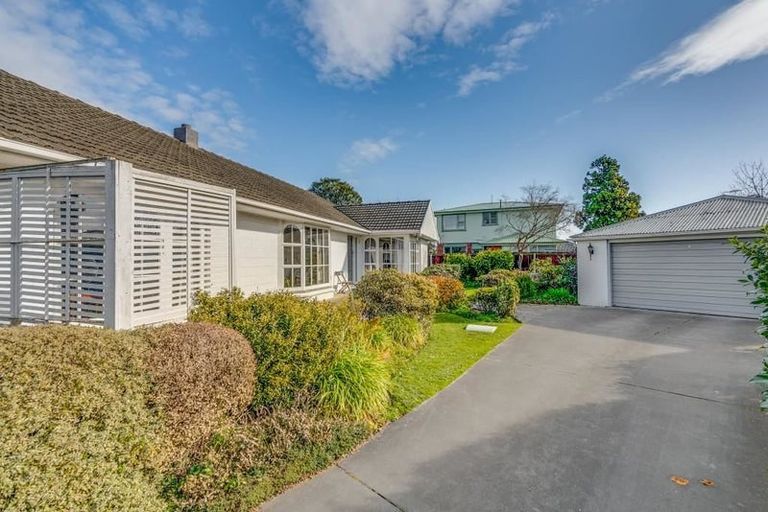 Photo of property in 8 Parkinson Place, Ilam, Christchurch, 8041