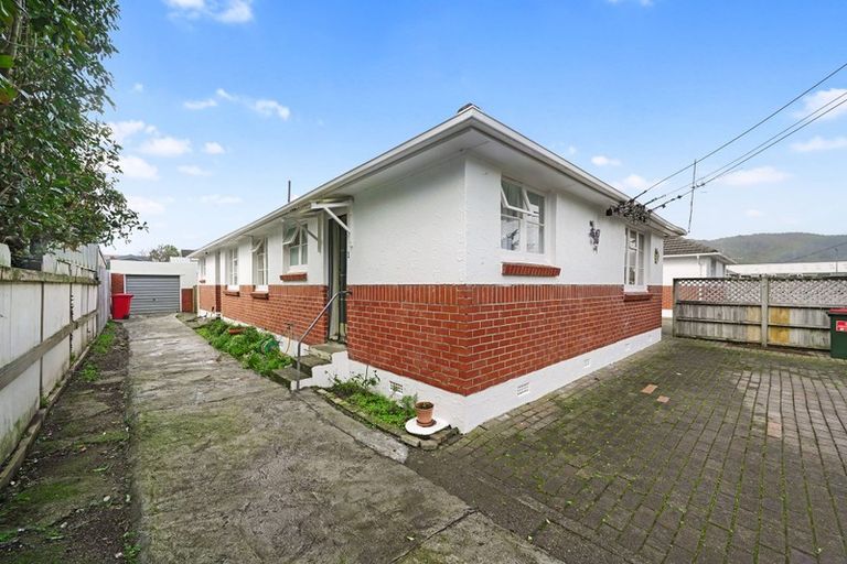 Photo of property in 1b Bush Grove, Trentham, Upper Hutt, 5018