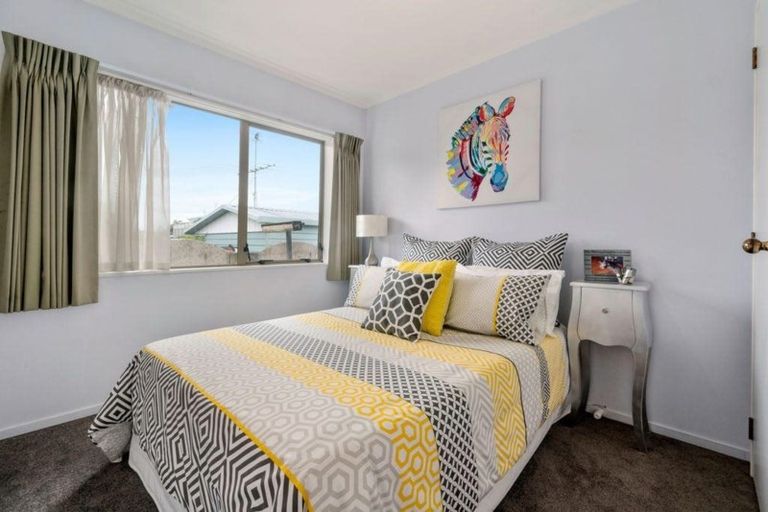 Photo of property in 56 Bodi Place, Te Atatu South, Auckland, 0610