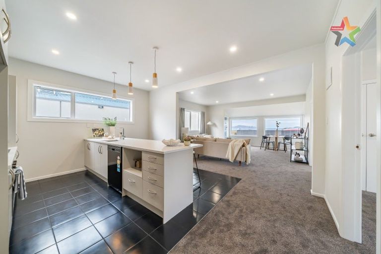 Photo of property in 221 The Esplanade, Petone, Lower Hutt, 5012