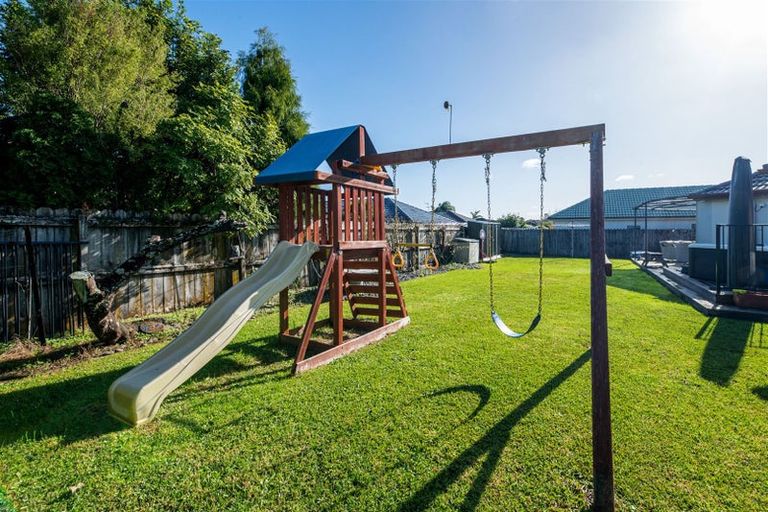 Photo of property in 15 Espalier Drive, Henderson, Auckland, 0612