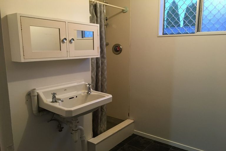 Photo of property in 28b Leighton Avenue, Waiwhetu, Lower Hutt, 5010