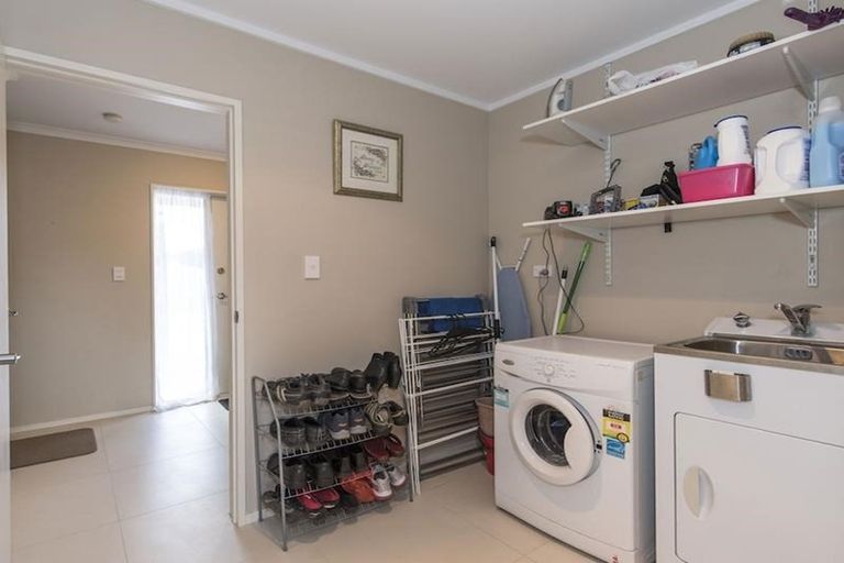 Photo of property in 13a Poto Street, Te Atatu South, Auckland, 0610