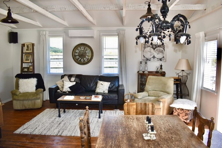 Photo of property in 60 Sarah Street, Waikawa Beach, Levin, 5573