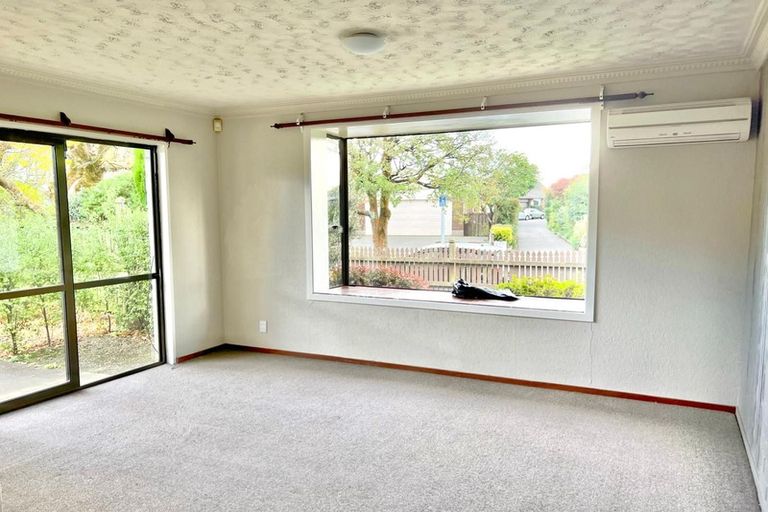 Photo of property in 9 Montclare Avenue, Ilam, Christchurch, 8041