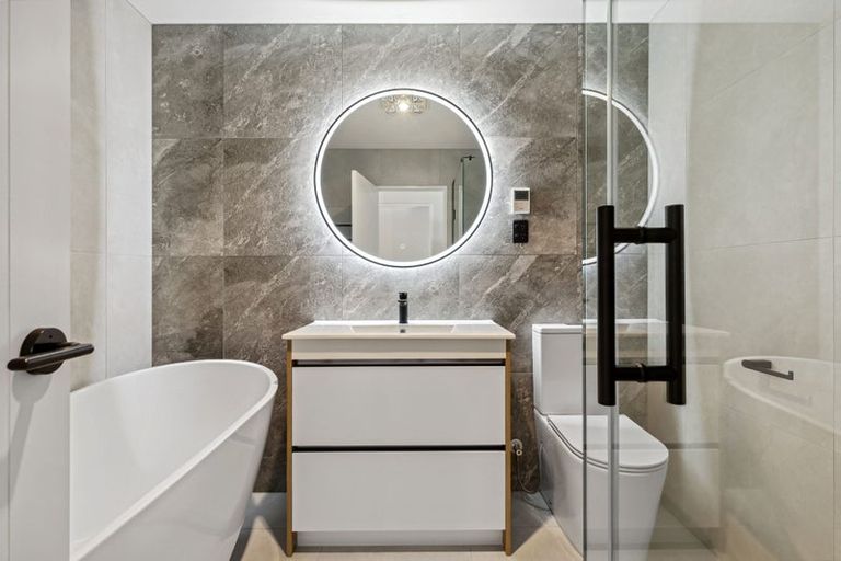 Photo of property in 10c Cranston Street, Torbay, Auckland, 0632