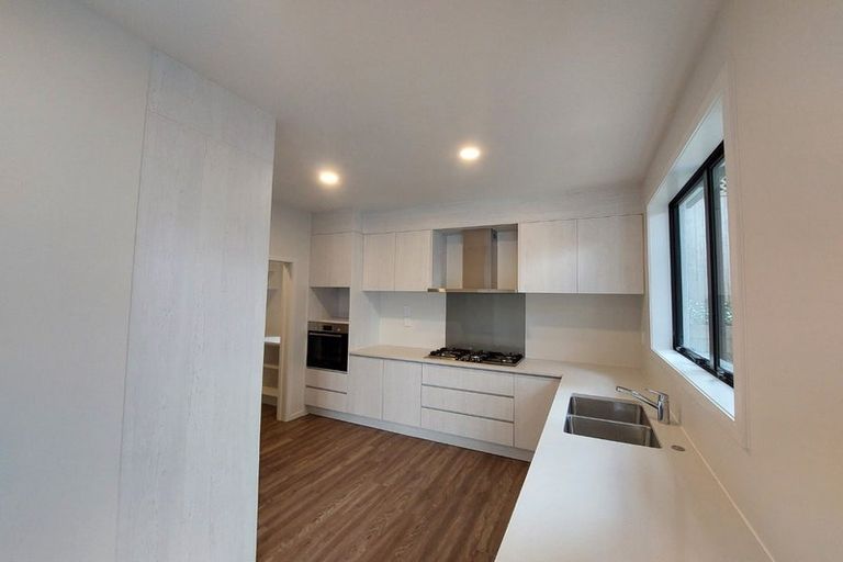 Photo of property in 3d Datura Place, Sunnynook, Auckland, 0620