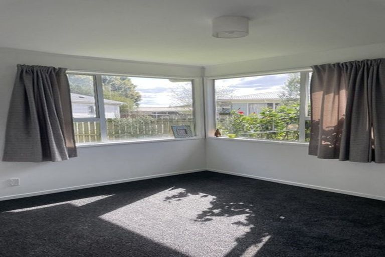 Photo of property in 27 Yearsley Place, Manurewa, Auckland, 2102