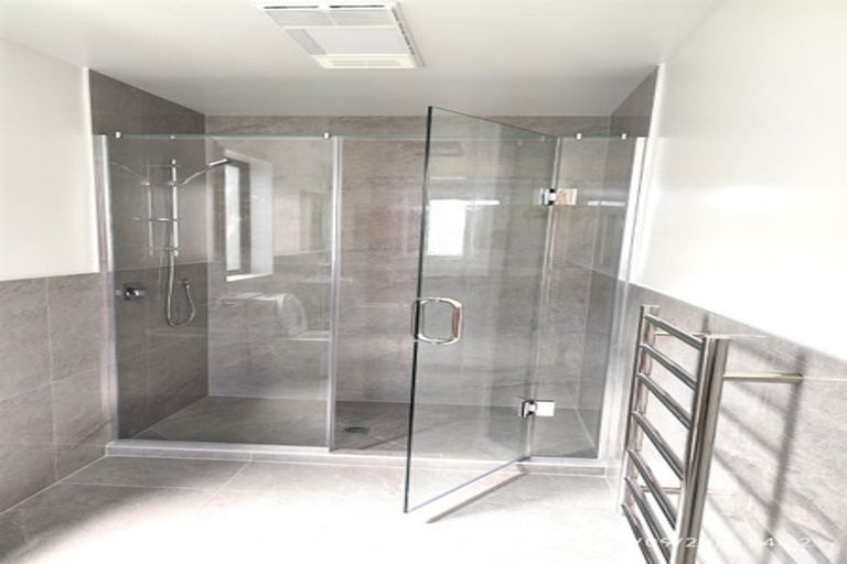 Photo of property in 4 Chatsworth Crescent, Pakuranga Heights, Auckland, 2010