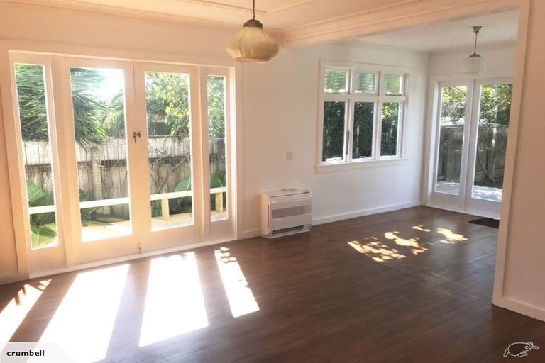 Photo of property in 19a Ropiha Street, Fitzroy, New Plymouth, 4312