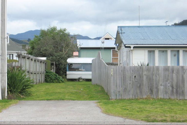 Photo of property in 203b Ocean Road, Whangamata, 3620