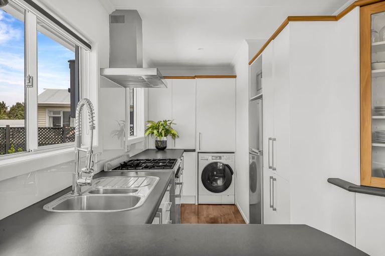 Photo of property in 26 Trafalgar Street, Westown, New Plymouth, 4310