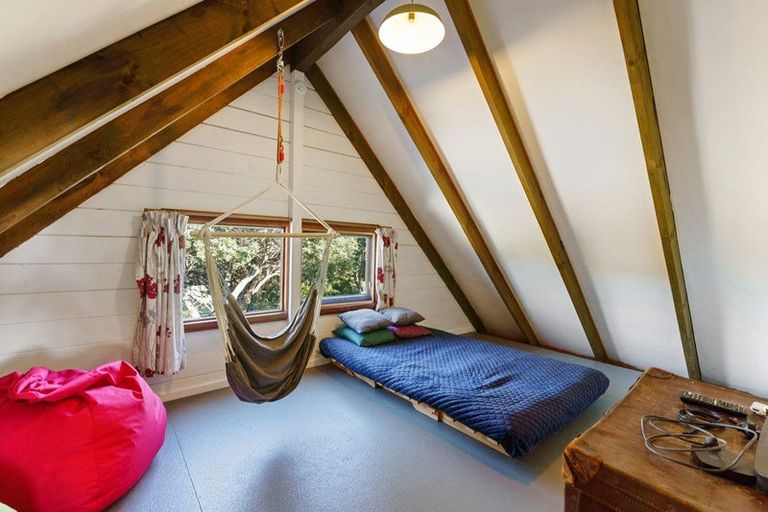 Photo of property in 33 William Street, Waikanae Beach, Waikanae, 5036