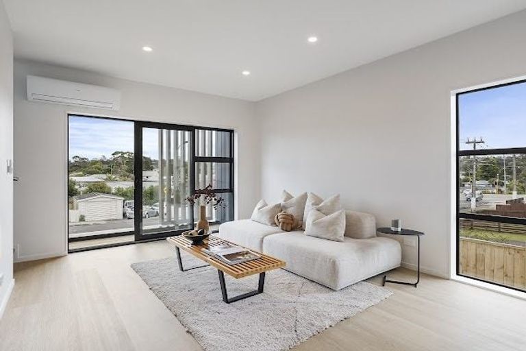 Photo of property in 1/191 Rathgar Road, Henderson, Auckland, 0610